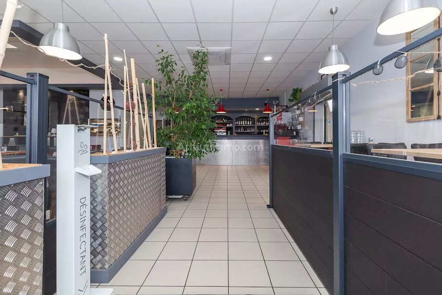 Vente locaux professionnels 5 pièces 232 m² à Arandon (38510), 340 000 €