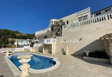 House with garden and terrace 2