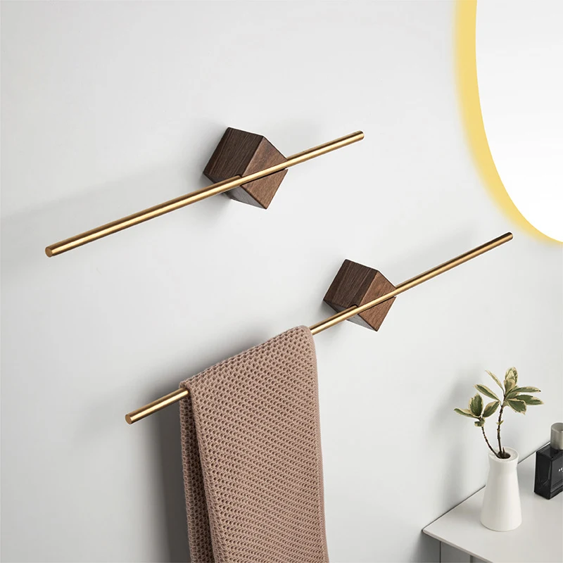 Barre de suspension pour serviettes extensible sans perçage, facile à installer. Gain de place et accès facile aux serviettes de bain.