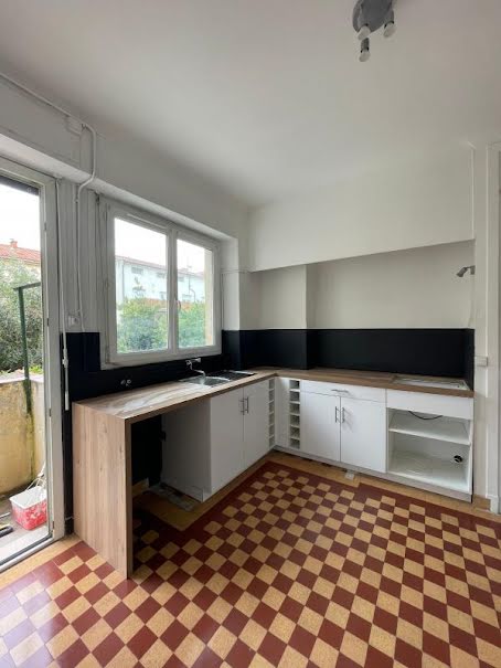 Location  appartement 2 pièces 53 m² à Toulon (83000), 568 €