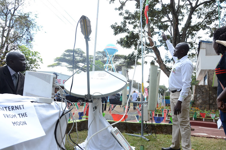 Jkuat lecture Dr Harold Omondi explains about 'Internet from the moon' and how he has plans to reach many communities in urban and rural areas