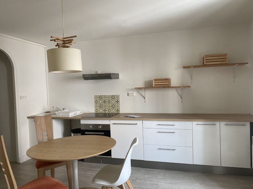 Location meublée appartement 2 pièces 27 m² à Annonay (07100), 430 €