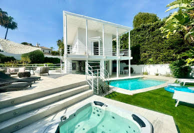 Villa with pool and terrace 4