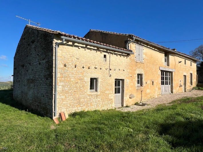 Vente maison 5 pièces 112 m² à Villefagnan (16240), 161 700 €