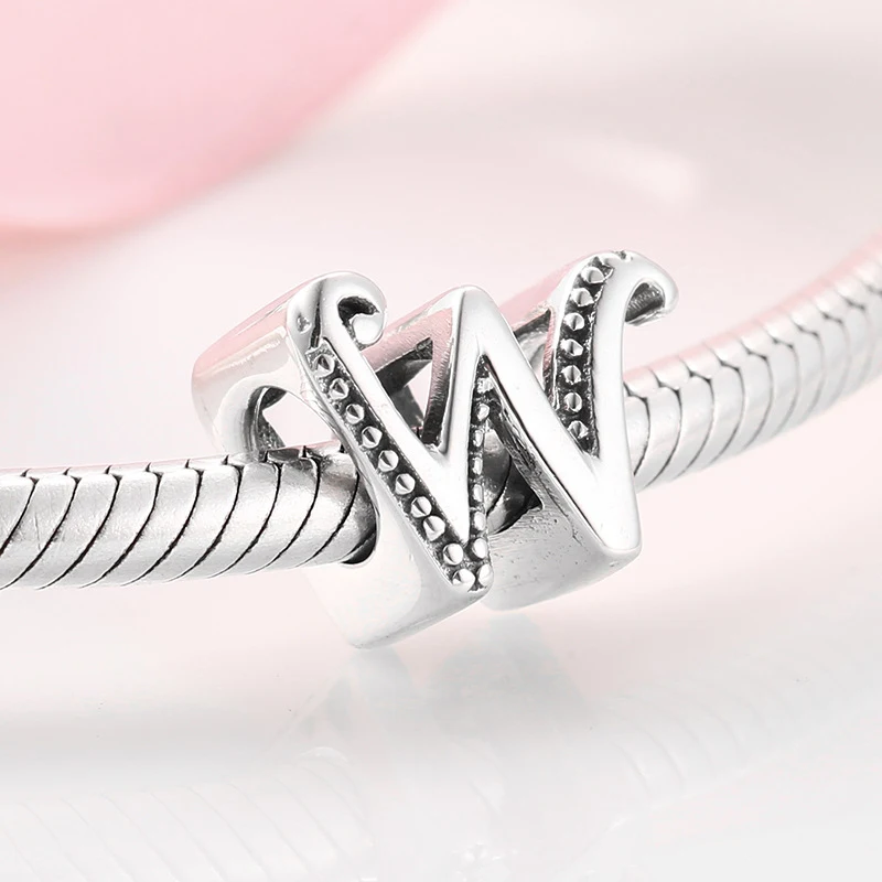 S925 Sterling Silber Beads mit 26 Buchstaben, DIY Schmuckzubehör. Gestalten Sie individuelle Armbänder und Ketten.