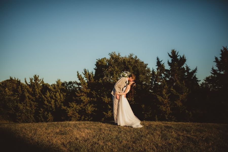 Fotógrafo de bodas Kayla Mazerolle (dsnbja3). Foto del 2 de diciembre 2022