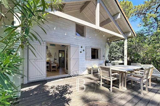 Villa with garden 2