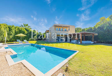 Villa with pool 3