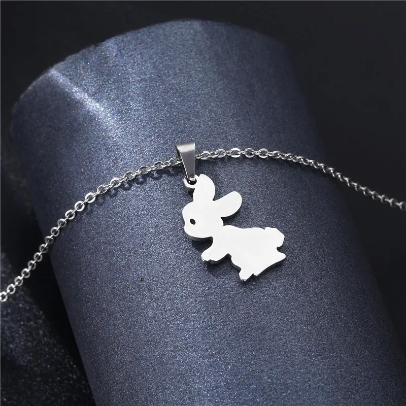 Collier pull lapin avec nouveau charm