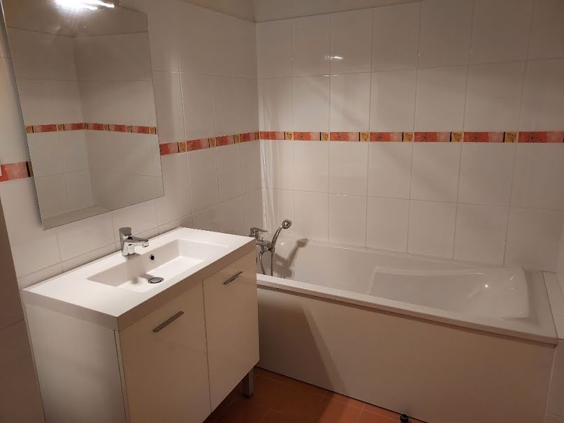 Location  appartement 3 pièces 86 m² à Marsonnas (01340), 740 €