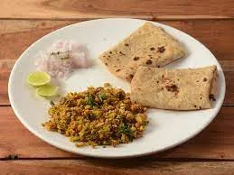 Egg Bhurji With 4 Tawa Roti And Coke [250 Ml]