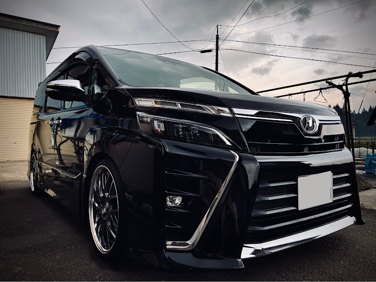 ヴォクシーの80VOXY後期・BLITZ DAMPER ZZ-R・ワークランベック・車高調整に関するカスタム事例の投稿画像1枚目