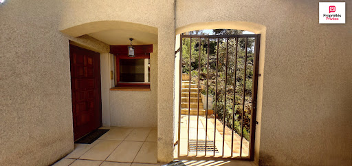 House with pool and terrace 4
