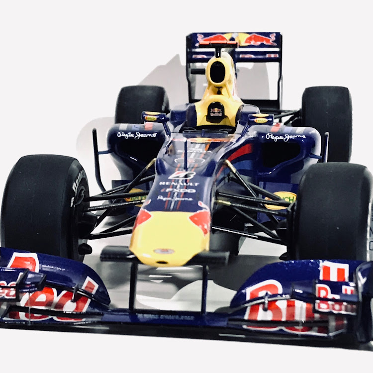 スイフトスポーツのレッドブルRB6・プラモデルに関するカスタム事例の投稿画像1枚目