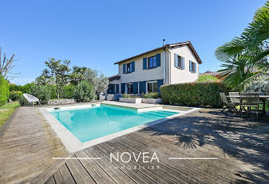 Villa avec piscine et terrasse 10