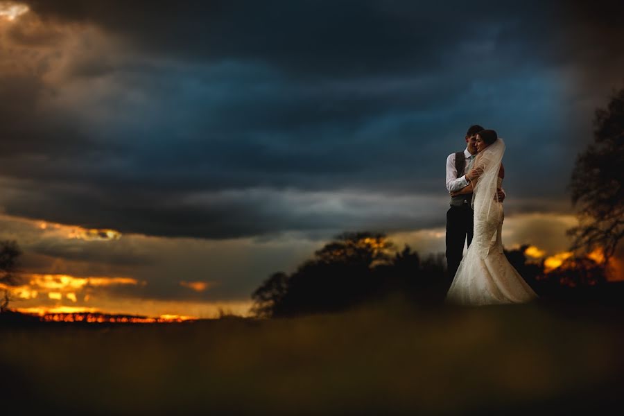 Fotografo di matrimoni Adam Johnson (arjphotography). Foto del 17 aprile 2016