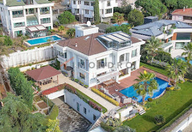 House with pool and terrace 1