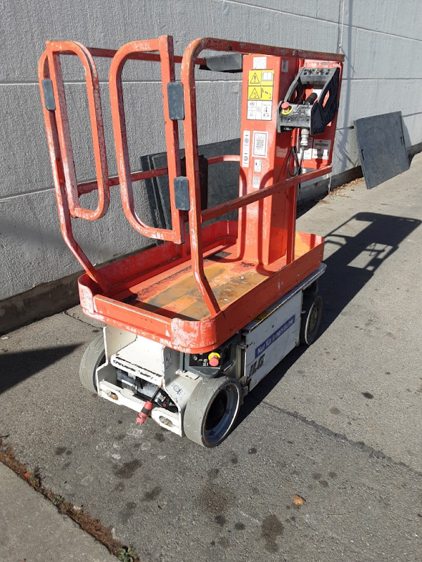 Picture of a JLG 1230ES