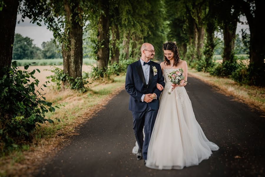 Fotógrafo de casamento Nadine Lotze (lumoid). Foto de 25 de julho 2022