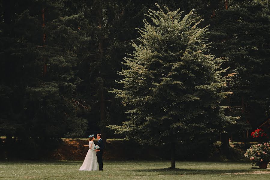 Jurufoto perkahwinan Ionut Bogdan Patenschi (ionutbogdanpat). Foto pada 10 September 2019