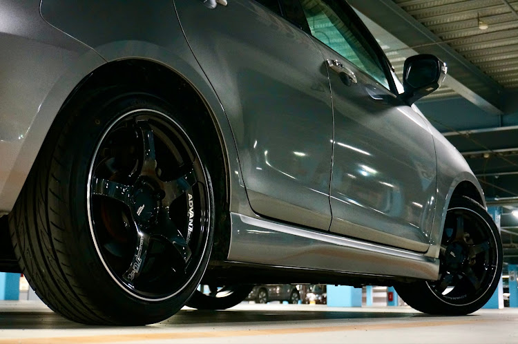 スイフトスポーツのスイスポ乗りと繋がりたい・ドライブの楽しさ広め隊・光り物にこだわる・立体駐車場・進歩してなくて草に関するカスタム事例の投稿画像3枚目