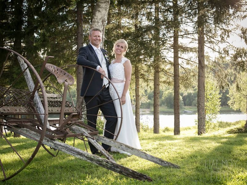 Fotografo di matrimoni Trine Lise Halmøy (halmoyfoto). Foto del 14 maggio 2019