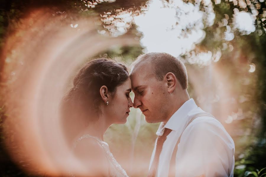 Fotografo di matrimoni Caroline Lohrey (nativelight). Foto del 5 ottobre 2020