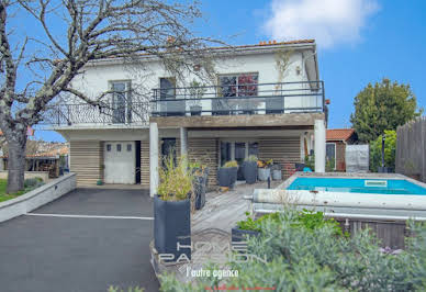 Maison avec piscine et terrasse 6