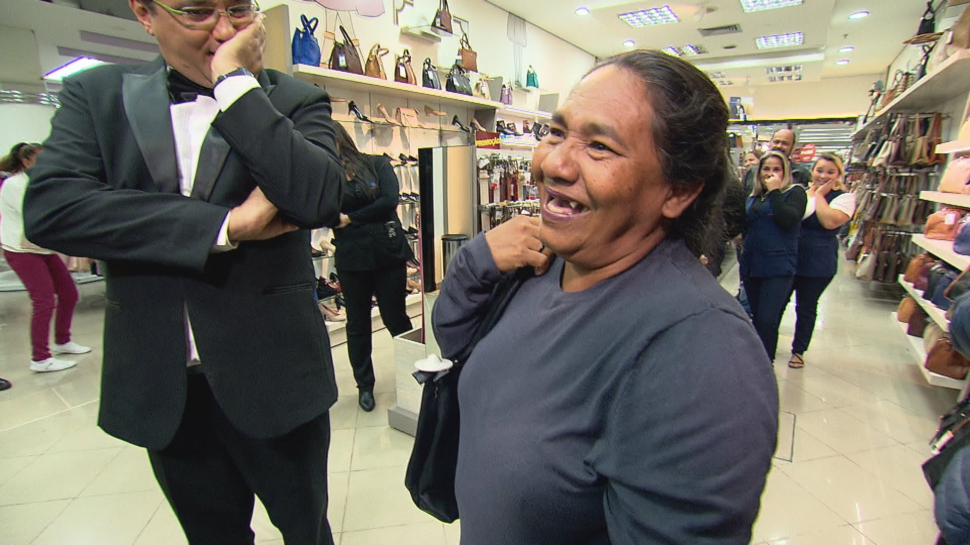 Geraldo Luís realiza os sonhos de Dona Maria do Sorriso no Domingo Show