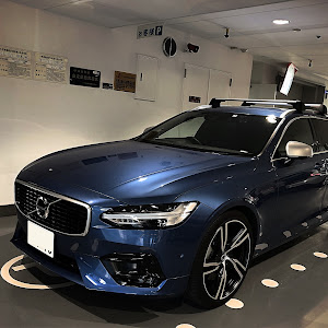 V90