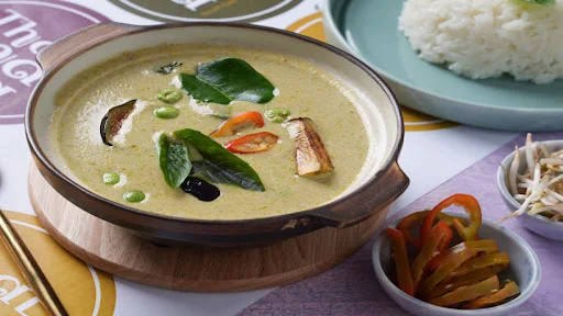 Chicken MaMa Green Curry