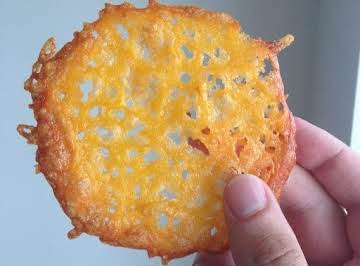 Crispy Cheddar Crisps (Low Carb & Gluten Free)