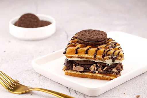 Kit Kat Oreo Waffle Sandwich