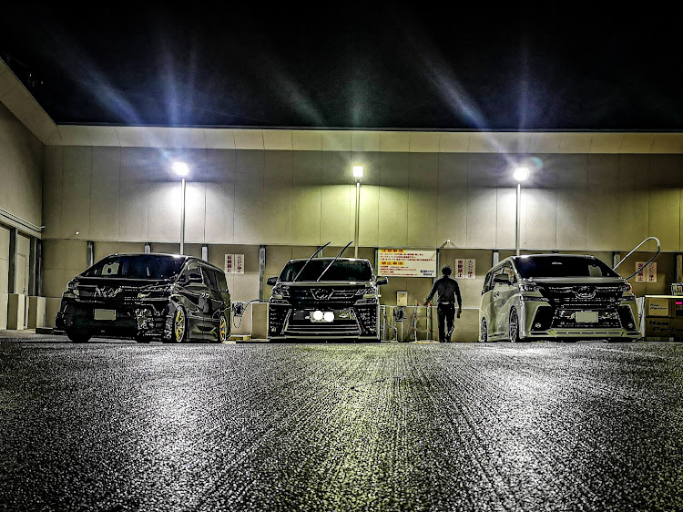 アルファードの😈悪巧😈・TEAM Excitación・そぉーーす・ブルドッグ・中濃に関するカスタム事例の投稿画像12枚目