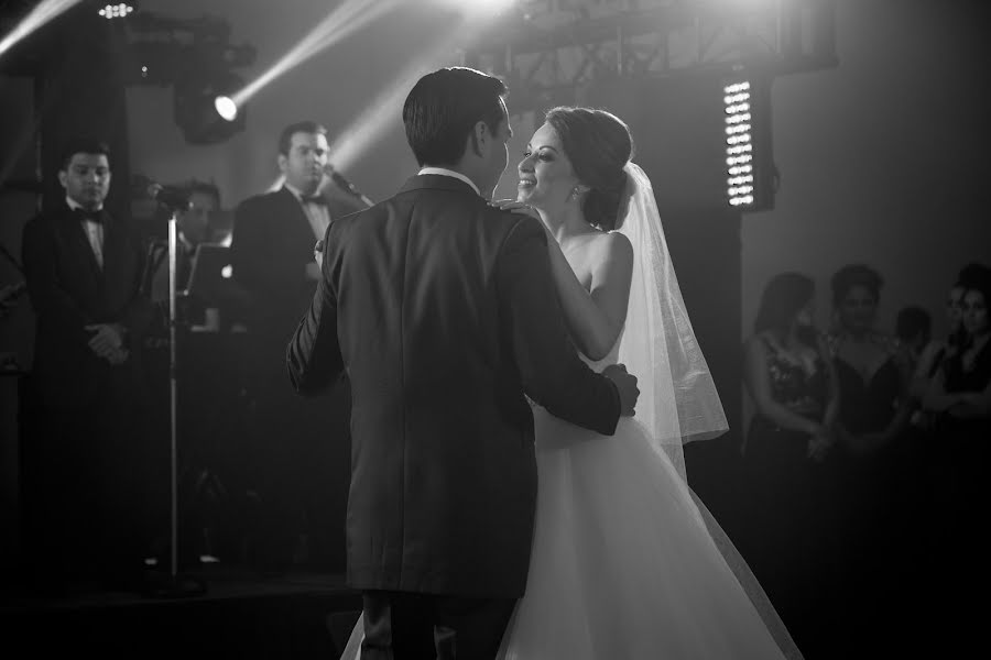 Fotografo di matrimoni Carlos Hernandez (carloshdz). Foto del 5 novembre 2016