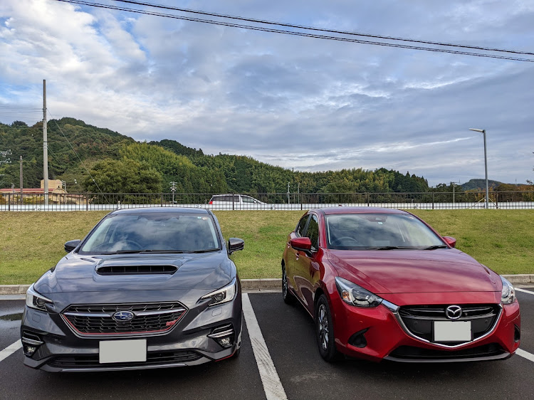 レヴォーグの初コラボ・初対面・偶然の遭遇・ODJC・デミオに関するカスタム事例の投稿画像1枚目