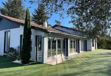 Maison avec piscine et terrasse 16