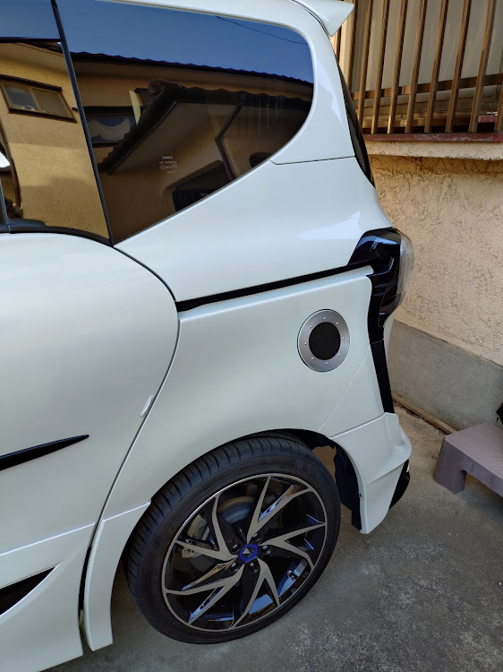 シエンタの愛車の半顔が見たい・愛車の一部も😄に関するカスタム事例の投稿画像4枚目