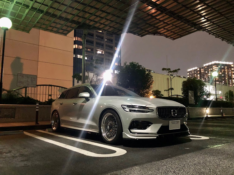 V60のVST・JDStyle・マクストンデザイン・SSRフォーミュラエアロメッシュに関するカスタム事例の投稿画像2枚目