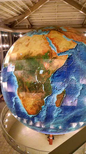 Eartha - The World's Largest Rotating Globe