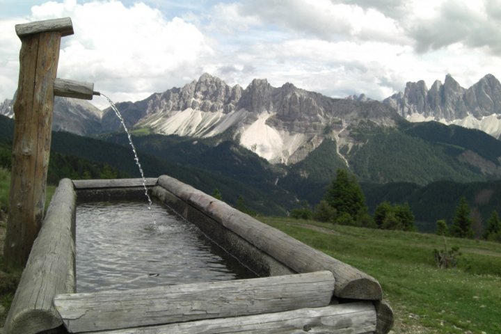 TRA LE DOLOMITI di asolina