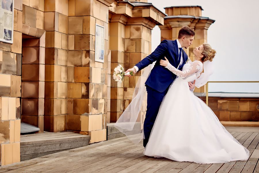 Fotografo di matrimoni Elena Rouz (jelenarose). Foto del 18 maggio 2018