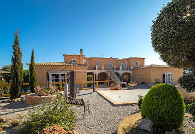 Maison avec piscine et jardin 1