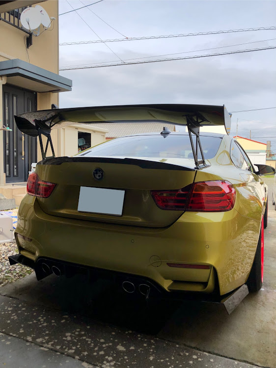 M4 クーペの明るい時間に洗車完了・外から内側も綺麗に・日曜日はどうしましょう・洗車は2時間コース・リップ塗装はまた後日に関するカスタム事例の投稿画像4枚目