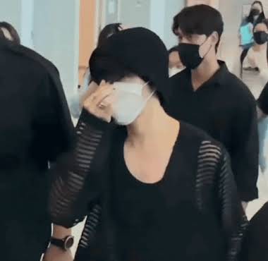 BTS's V And J-Hope Return To Korea In Style And Make Incheon Airport Their  Own Personal Runway - Koreaboo