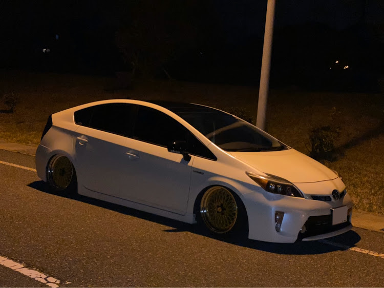 プリウスのたまらない・ホイール交換・洗車・ドライブに関するカスタム事例の投稿画像2枚目