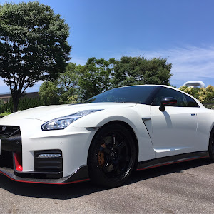 NISSAN GT-R