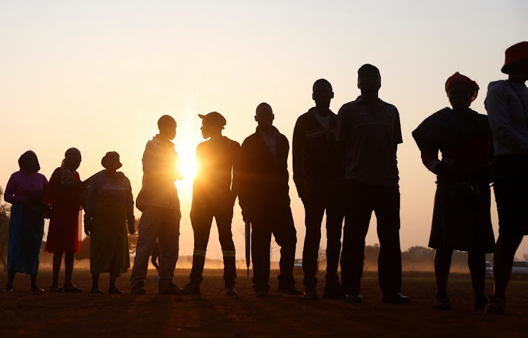 Zimbabweans wait to cast their votes during the general elections, in Kwekwe, Zimbabwe August 23 2023. Picture: SIPHIWE SIBEKO/REUTERS