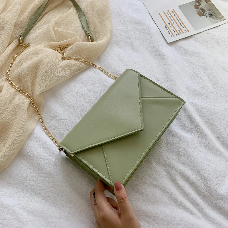 Title 6, Bolsa Envelope Coreana com Corrente e Ombro Úni...