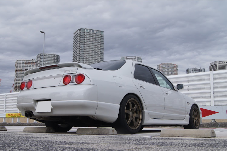 スカイラインの湾岸ミッドナイト・アドバンスポーツV105・ADVAN sport v105・辰巳第一PA・タイムラプスに関するカスタム事例の投稿画像1枚目